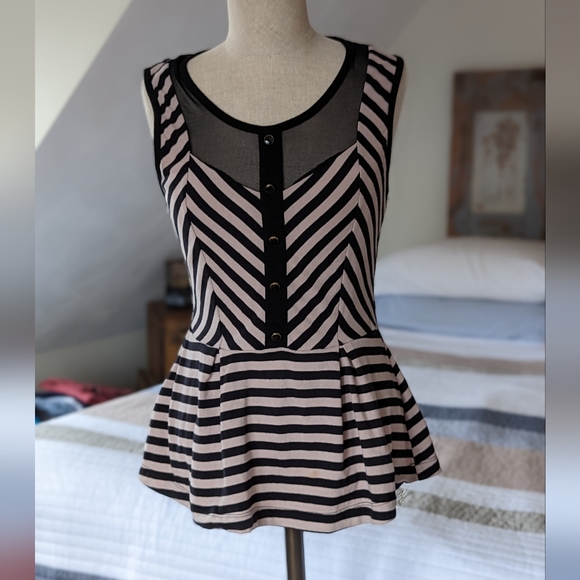 Pins & Needles Peplum Top - Picture 2 of 5